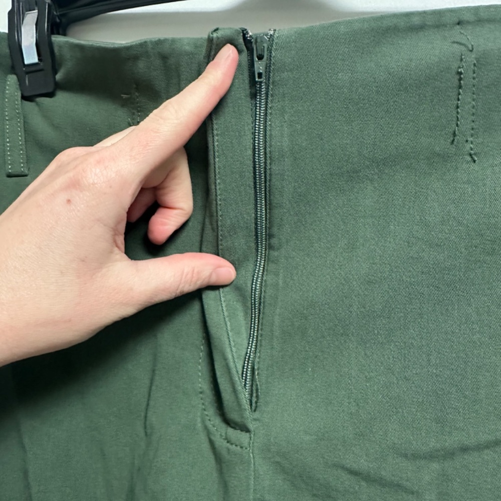 Gently Used Exquise Army Green Cargo Pants XS P - Picture 2 of 9